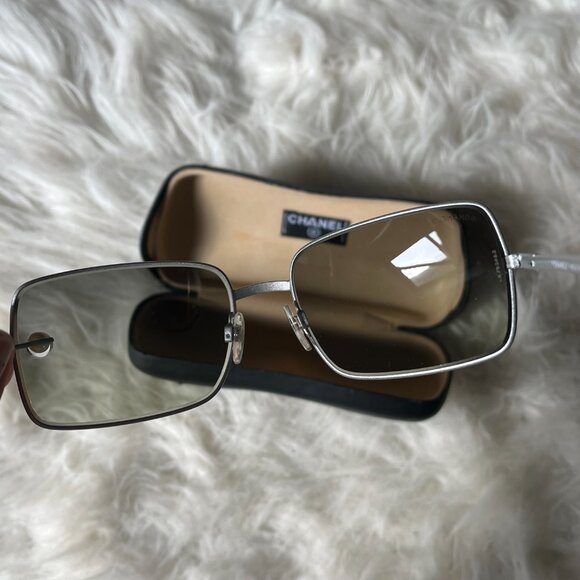 Vintage Chanel Pearl Lens Charm Quilted Accent Wire Frame Sunglasses RAR - Picture 3 of 7